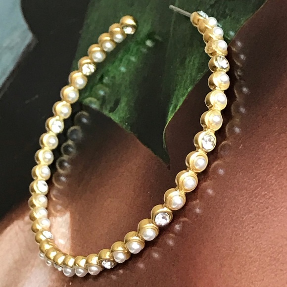 None Jewelry - Gold Hoop with Crystals Glass Pearl Earrings
